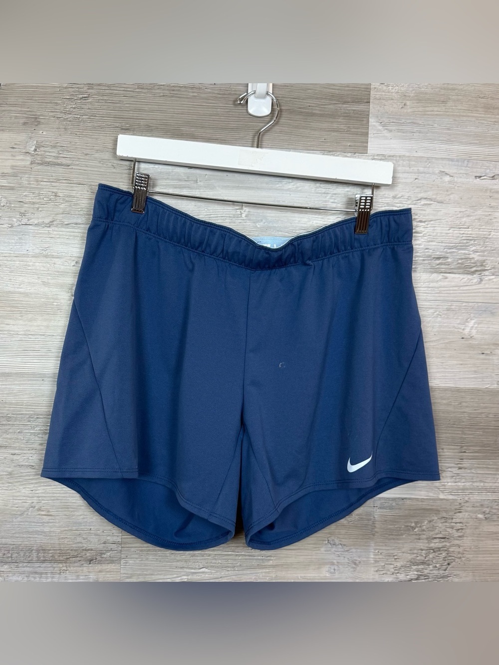 Nike Women's Navy Blue Dri-FIT Mid-Rise Running Shorts - Size Large